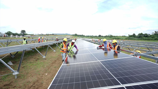 كيفية تحسين كفاءة توليد الطاقة من محطات الطاقة الشمسية؟